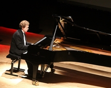 Dédicace du pianiste Mikhail RUDY